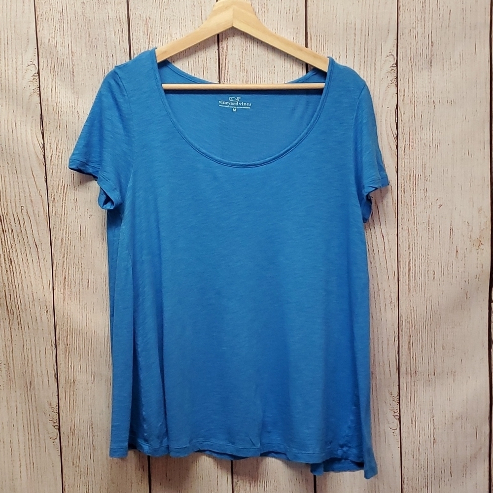 Vineyard Vines T-Shirt - Size Medium